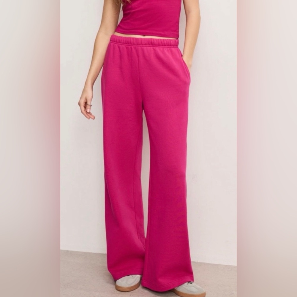 Good American Fuschia Wide Leg Sweatpants